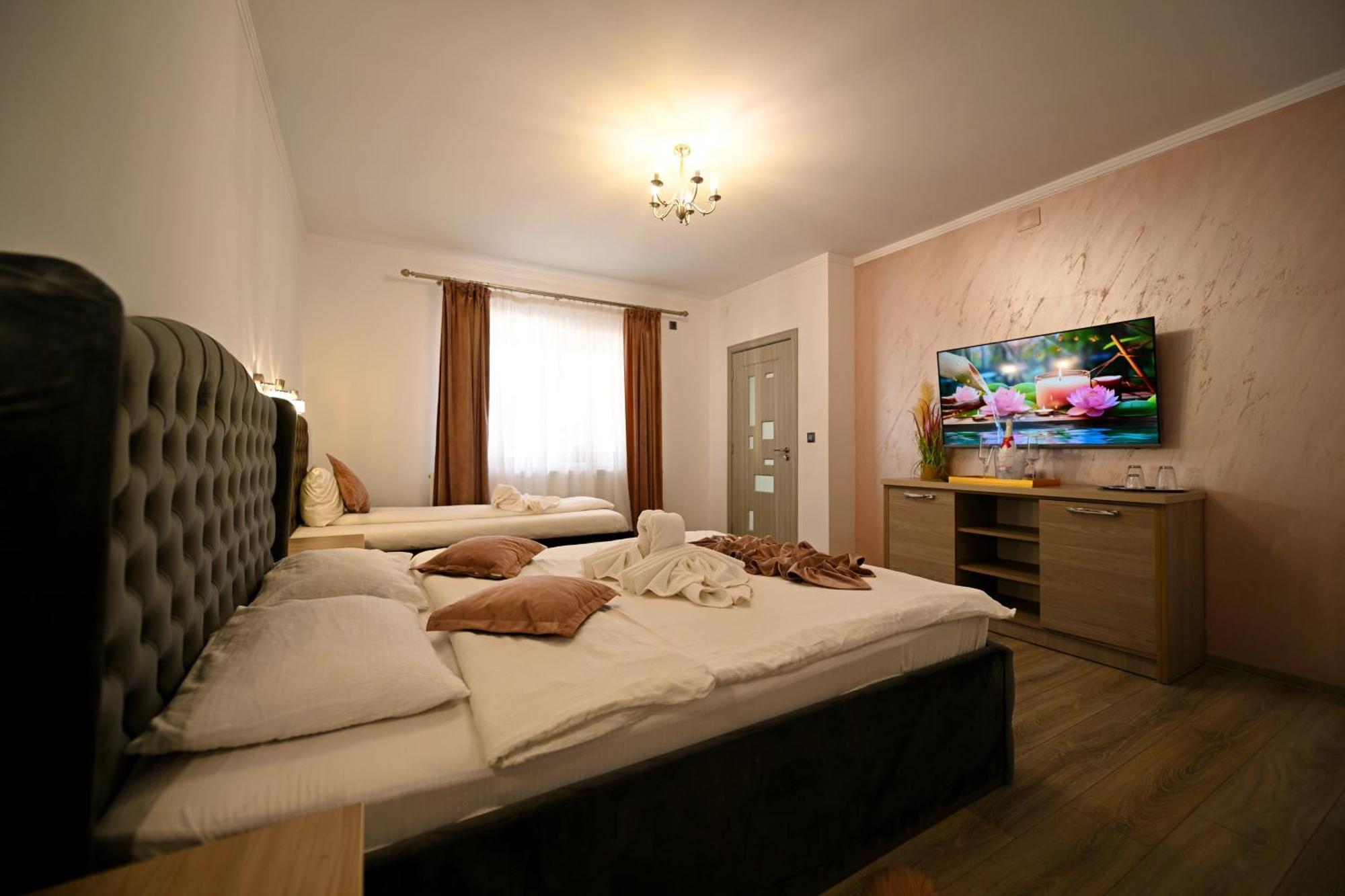 Pensiunea Mama Lia Hateg Bagian luar foto